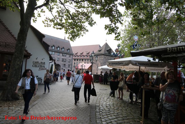 Eröffnung des 46. Altstadtfestes - 15. bis 26. September 2016. | Foto: Udo Dreier / bayernpress.de