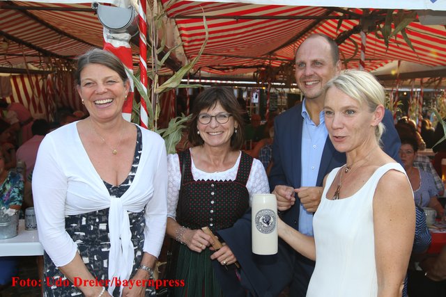 Eröffnung des 46. Altstadtfestes - 15. bis 26. September 2016. | Foto: Udo Dreier / bayernpress.de
