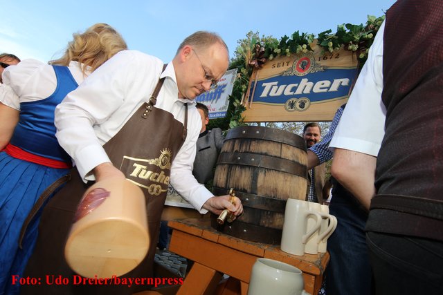 Eröffnung des 46. Altstadtfestes - 15. bis 26. September 2016. | Foto: Udo Dreier / bayernpress.de