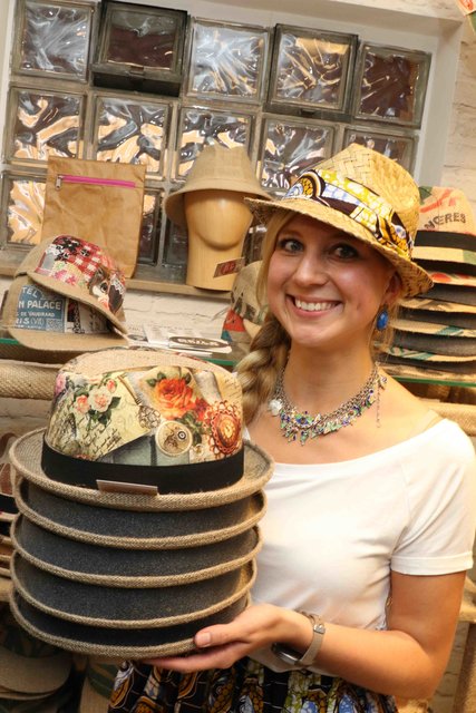 Marie-Luise Schneider, Nürrnbergs neue Hutmacherin. | Foto: Udo Dreier/bayernpress.de