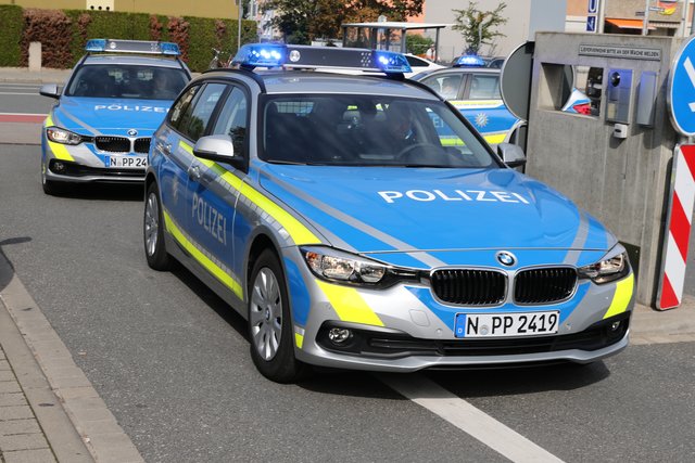 Bayerns blaue BMW-Fahrzeuge. | Foto: Udo Dreier / bayernpress.de