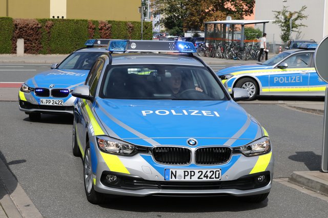 Bayerns blaue BMW-Fahrzeuge. | Foto: Udo Dreier / bayernpress.de