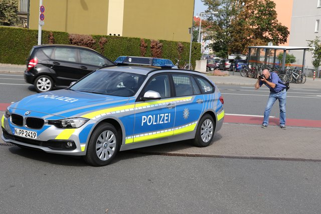 Bayerns neue Polizeiautos in blau. | Foto: Udo Dreier / bayernpress.de