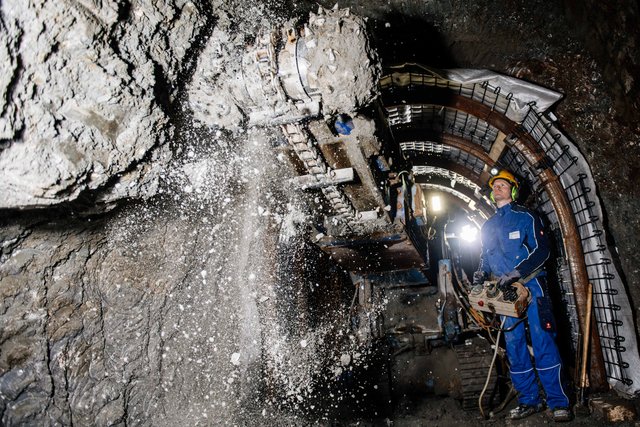 Stollenbau  mit Streckenvortriebsmaschine. | Foto: Südwestdeutsche Salzwerke AG/Salzbergwerk Berchtesgaden