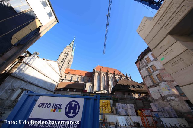 Grundsteinlegung auf der IHK-Baustelle. | Foto: bayernpress