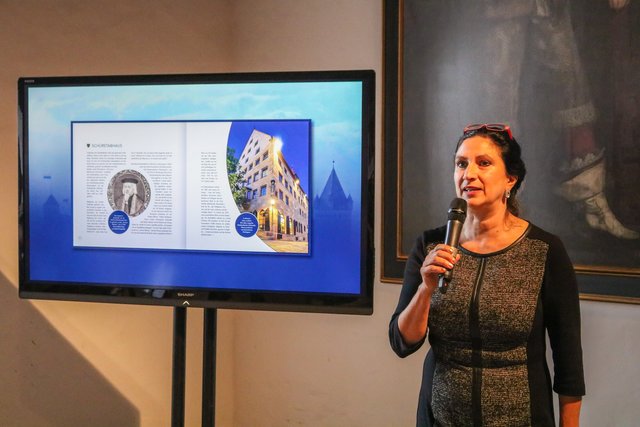 Autorin Petra Kluger berichtete über das Kapitel zum Thema Schürstabhaus im neuen Nürnberg Buch. | Foto: Nicole Fuchsbauer