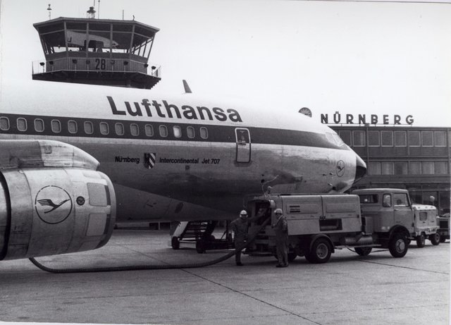 In den 1960er Jahren wurde die Boeing 707 eigentlich auf Langstrecken eingesetzt, bei großen Messen in Nürnberg und entsprechendem Passagieraufkommen flog Lufthansa mit der Maschine auch zwischen Frankfurt und Nürnberg. | Foto: Airport Nürnberg
