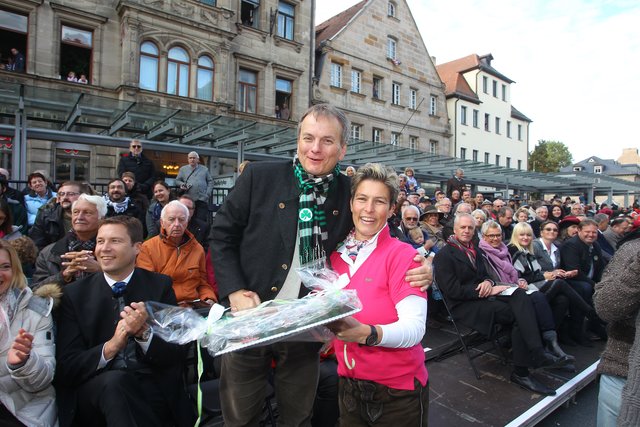 09.10.2016 --- Fränkischer Erntedankfestumzug 2016 - Freches Gemüse - Frische Früchte - Kalendermodels beim Kärwazug 2016  --- Foto: Sport-/Pressefoto Jürgen Rauh --- | Foto: J.Rauh