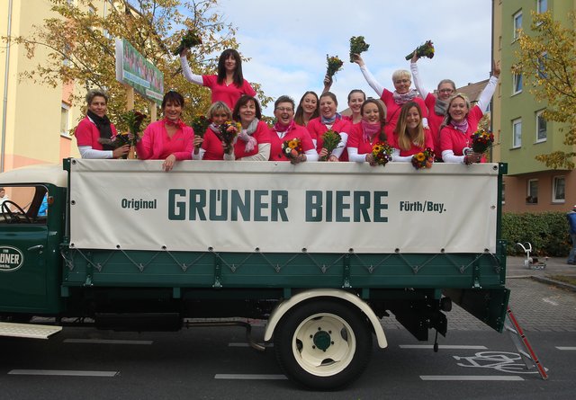 09.10.2016 --- Fränkischer Erntedankfestumzug 2016 - Freches Gemüse - Frische Früchte - Kalendermodels beim Kärwazug 2016  --- Foto: Sport-/Pressefoto Jürgen Rauh --- | Foto: J.Rauh