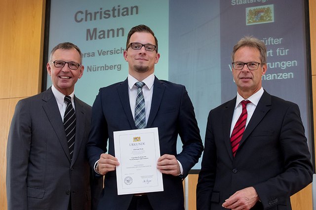 Übergabe des Meisterpreises an Christian Mann (Foto: IHK/Fuchs).