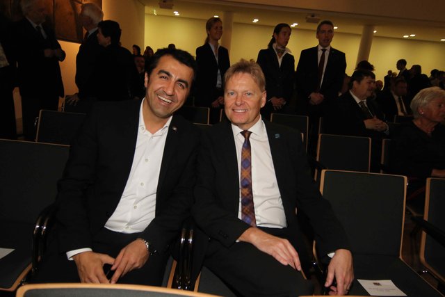 Die Landtagsabgeordneten Arif Tasdelen (l.), SPD, und Norbert Dünkel, CSU. | Foto: bayernpress
