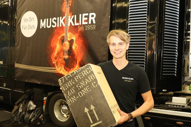 Musik Klier, Axel Speck, und der Cajon-Workshop. | Foto: Udo Dreier
