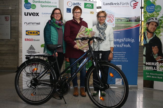 Fit für die nächste Aktion „Mit dem Rad zur Arbeit“: Die glücklichen Gewinnerinnen (v. l.): Nadja Stuhlmüller, Marion Difour und Jutta Stirnweiß.