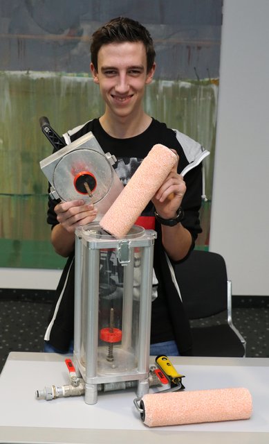 Endlich! Der Farbwalzenreiniger. | Foto: bayernpress