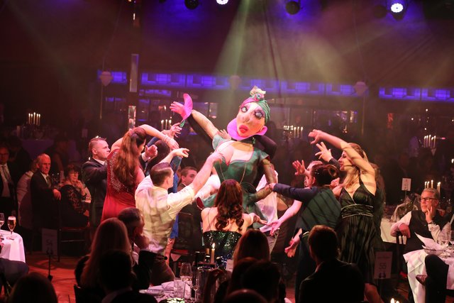    Foto: Udo Dreier - 05.11.2016 - Nürnberg -   Premiere Alexander Herrmann Palazzo - Die aufregende Dinner-Show im Spiegelpalast - Spielzeit 2016 bis 2017 - www.palazzo.org | Foto: © bayernpress/Udo Dreier