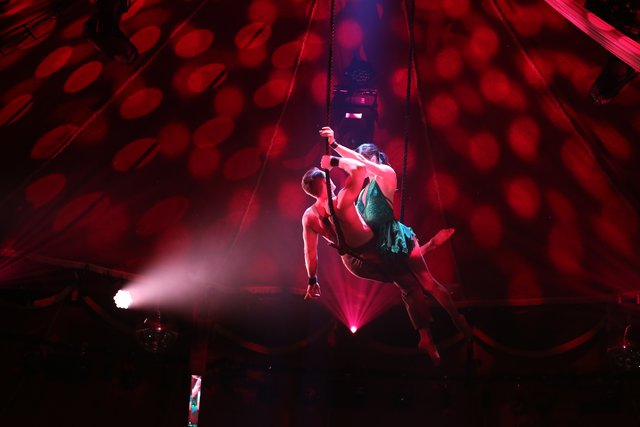    Foto: Udo Dreier - 05.11.2016 - Nürnberg -   Premiere Alexander Herrmann Palazzo - Die aufregende Dinner-Show im Spiegelpalast - Spielzeit 2016 bis 2017 - www.palazzo.org | Foto: © bayernpress/Udo Dreier