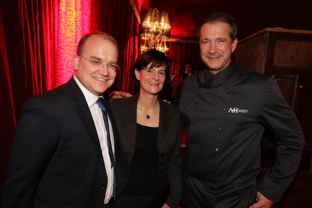    Foto: Udo Dreier - 05.11.2016 - Nürnberg -   Premiere Alexander Herrmann Palazzo - Die aufregende Dinner-Show im Spiegelpalast - Spielzeit 2016 bis 2017 - www.palazzo.org | Foto: © bayernpress/Udo Dreier