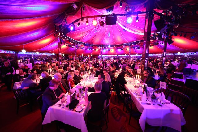    Foto: Udo Dreier - 05.11.2016 - Nürnberg -   Premiere Alexander Herrmann Palazzo - Die aufregende Dinner-Show im Spiegelpalast - Spielzeit 2016 bis 2017 - www.palazzo.org | Foto: © bayernpress/Udo Dreier