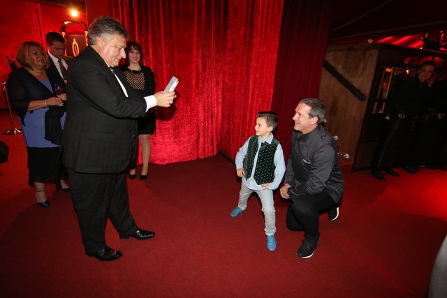    Foto: Udo Dreier - 05.11.2016 - Nürnberg -   Premiere Alexander Herrmann Palazzo - Die aufregende Dinner-Show im Spiegelpalast - Spielzeit 2016 bis 2017 - www.palazzo.org | Foto: © bayernpress/Udo Dreier