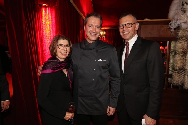    Foto: Udo Dreier - 05.11.2016 - Nürnberg -   Premiere Alexander Herrmann Palazzo - Die aufregende Dinner-Show im Spiegelpalast - Spielzeit 2016 bis 2017 - www.palazzo.org | Foto: © bayernpress/Udo Dreier