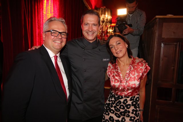    Foto: Udo Dreier - 05.11.2016 - Nürnberg -   Premiere Alexander Herrmann Palazzo - Die aufregende Dinner-Show im Spiegelpalast - Spielzeit 2016 bis 2017 - www.palazzo.org | Foto: © bayernpress/Udo Dreier