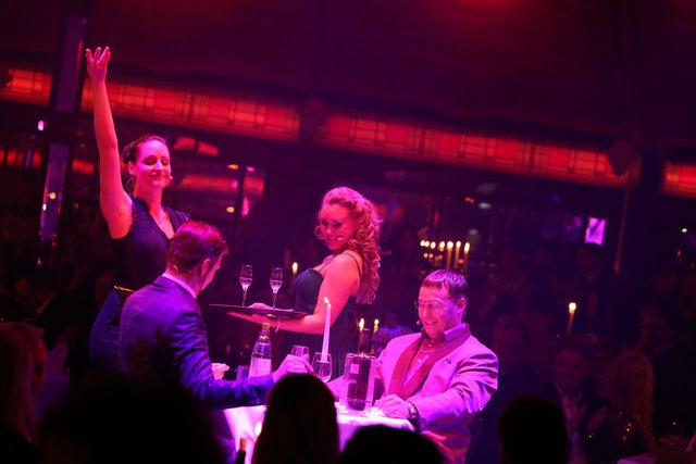    Foto: Udo Dreier - 05.11.2016 - Nürnberg -   Premiere Alexander Herrmann Palazzo - Die aufregende Dinner-Show im Spiegelpalast - Spielzeit 2016 bis 2017 - www.palazzo.org | Foto: © bayernpress/Udo Dreier