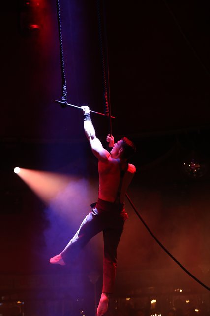    Foto: Udo Dreier - 05.11.2016 - Nürnberg -   Premiere Alexander Herrmann Palazzo - Die aufregende Dinner-Show im Spiegelpalast - Spielzeit 2016 bis 2017 - www.palazzo.org | Foto: © bayernpress/Udo Dreier