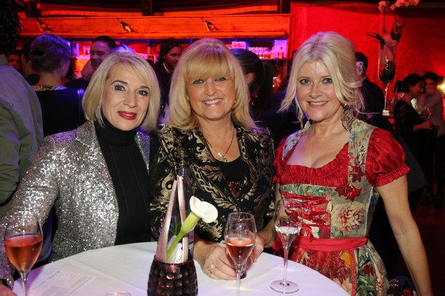    Foto: Udo Dreier - 05.11.2016 - Nürnberg -   Premiere Alexander Herrmann Palazzo - Die aufregende Dinner-Show im Spiegelpalast - Spielzeit 2016 bis 2017 - www.palazzo.org | Foto: © bayernpress/Udo Dreier