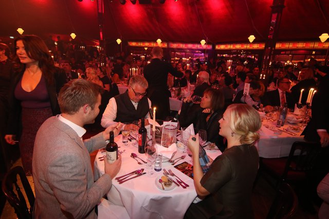    Foto: Udo Dreier - 05.11.2016 - Nürnberg -   Premiere Alexander Herrmann Palazzo - Die aufregende Dinner-Show im Spiegelpalast - Spielzeit 2016 bis 2017 - www.palazzo.org | Foto: © bayernpress/Udo Dreier