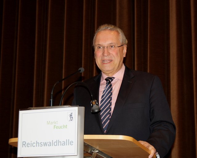 Der Bayerische Innenminister Joachim Herrmann bei seinem Grußwort.