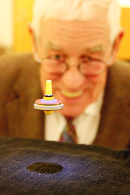 Jürgen Miericke, Faszination Physik: Jürgen Miericke bringt nicht nur Kinder zum Staunen. | Foto: tom