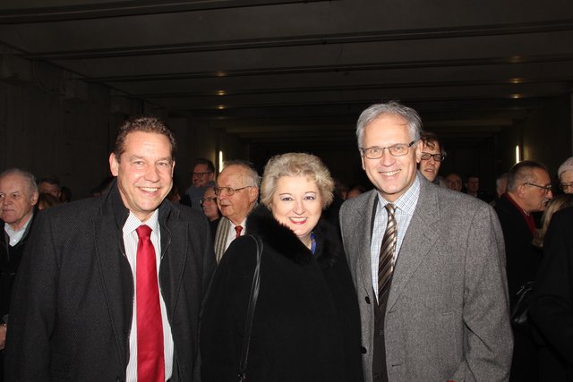 Zahllose Prominente aus Politik und Wirtschaft kamen zum Richtfest für das Ludwig-Erhard-Zentrum in Fürth. Foto: John R. Braun