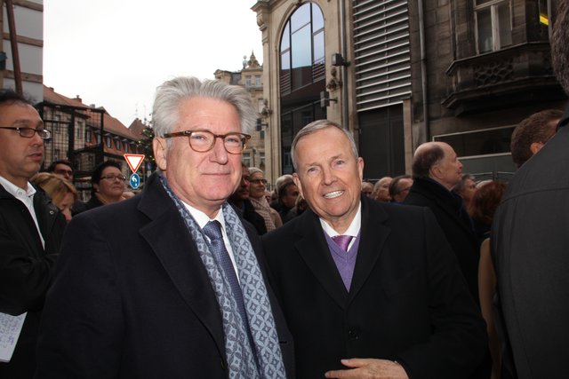 Zahllose Prominente aus Politik und Wirtschaft kamen zum Richtfest für das Ludwig-Erhard-Zentrum in Fürth. Foto: John R. Braun