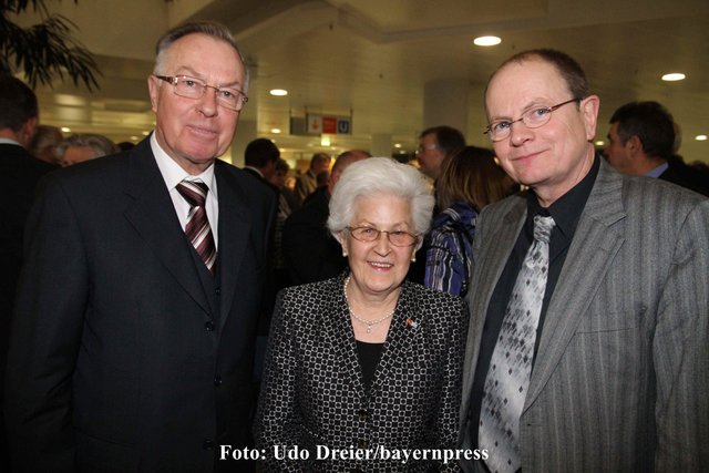Dr. Peter Schönlein, Elisabeth Birkner und Klinikum-Vorstand Alfred Estelmann (2012, Neujahrsempfang).