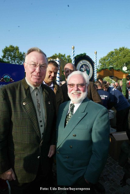Dr. Peter Schönlein und Michael A. Roth bei der Eröffnung des Altstadtfestes.