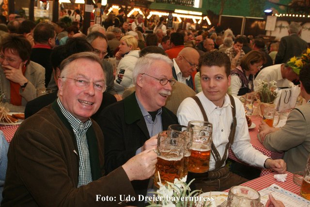 (v.l.) Dr. Peter Schönlein, Jürgen Fischer und Martin Schönlein. Frühlingsfest.