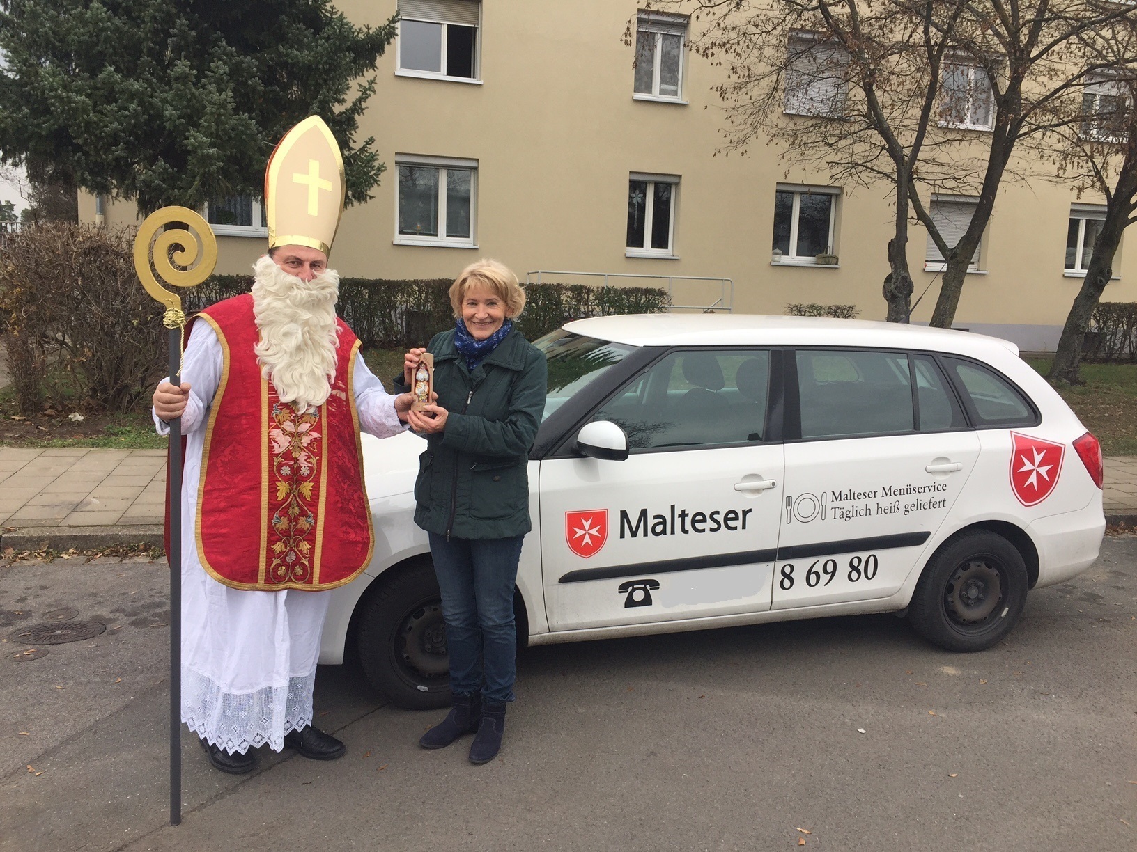 Der Nikolaus unterstützt in diesem Jahr den Malteser Menüservice.