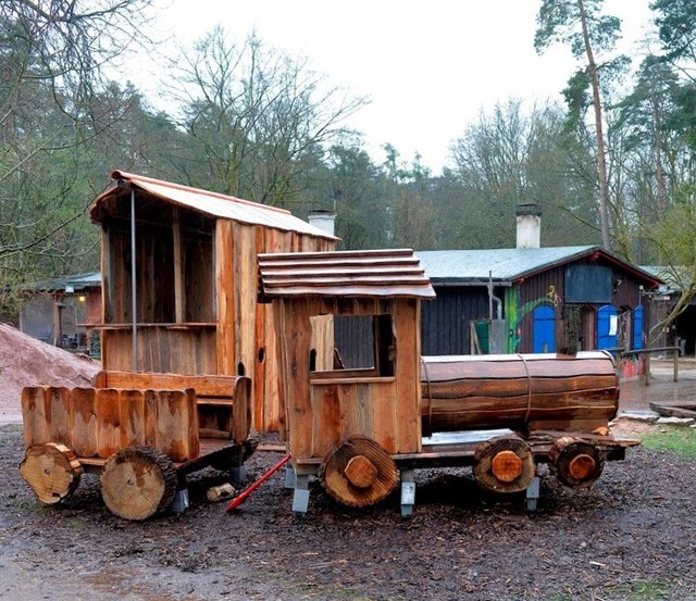 (Foto: Harald Sippel, Erlangen): Jugendfarm Erlangen - Kinder- und Jugendliche sollen hier Natur und Umwelt spielerisch erleben.