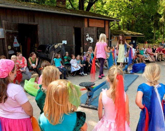 (Foto: Harald Sippel, Erlangen): Jugendfarm Erlangen - Kinder- und Jugendliche sollen hier Natur, Umwelt und Tiere erleben.