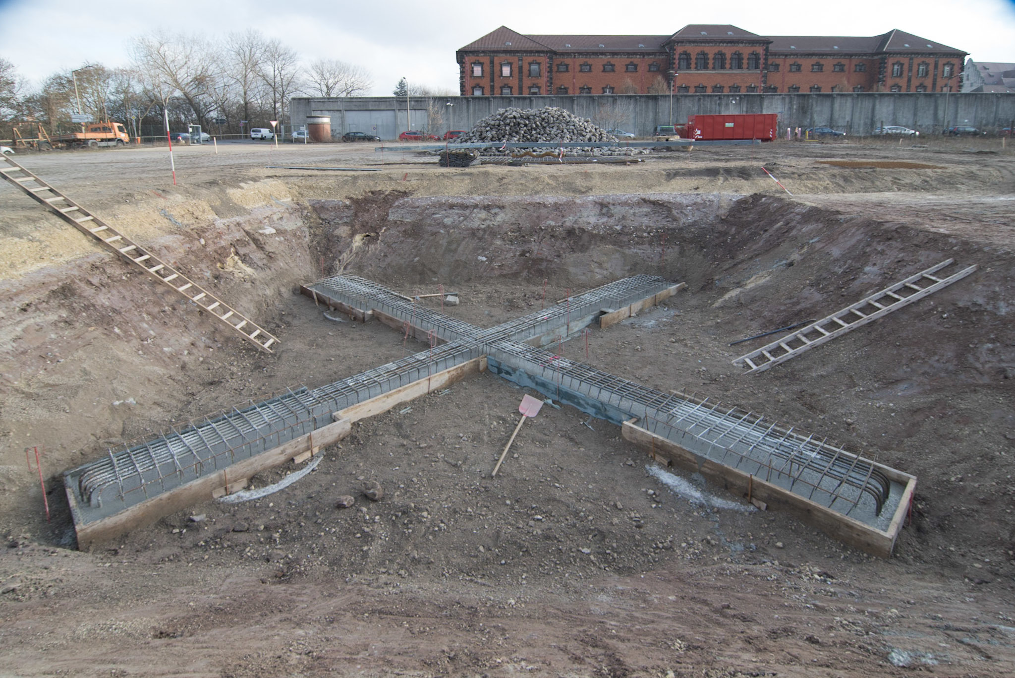 Das Kranfundament für den 40 Meter hohen Kran.