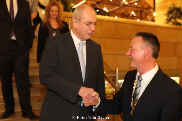 Rund 1.000 Gäste aus Politik, Wirtschaft, Kultur, von Vereinen und Verbänden waren der Einladung zum Jahresgespräch 2017 der Stadt Fürth gefolgt. | Foto: Udo Dreier