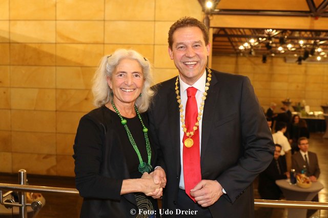 Rund 1.000 Gäste aus Politik, Wirtschaft, Kultur, von Vereinen und Verbänden waren der Einladung zum Jahresgespräch 2017 der Stadt Fürth gefolgt. | Foto: Udo Dreier