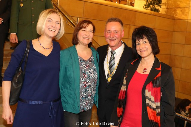 Rund 1.000 Gäste aus Politik, Wirtschaft, Kultur, von Vereinen und Verbänden waren der Einladung zum Jahresgespräch 2017 der Stadt Fürth gefolgt. | Foto: Udo Dreier