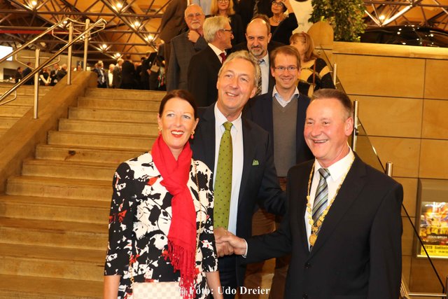 Rund 1.000 Gäste aus Politik, Wirtschaft, Kultur, von Vereinen und Verbänden waren der Einladung zum Jahresgespräch 2017 der Stadt Fürth gefolgt. | Foto: Udo Dreier