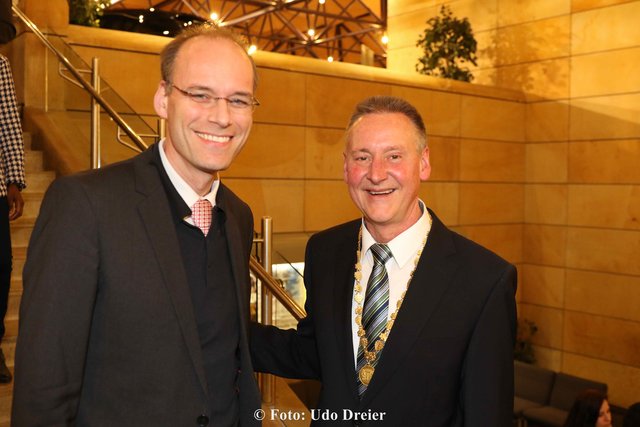 Rund 1.000 Gäste aus Politik, Wirtschaft, Kultur, von Vereinen und Verbänden waren der Einladung zum Jahresgespräch 2017 der Stadt Fürth gefolgt. | Foto: Udo Dreier