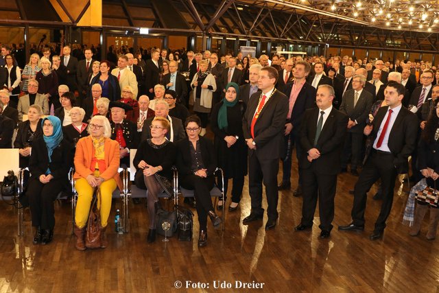 Rund 1.000 Gäste aus Politik, Wirtschaft, Kultur, von Vereinen und Verbänden waren der Einladung zum Jahresgespräch 2017 der Stadt Fürth gefolgt. | Foto: Udo Dreier