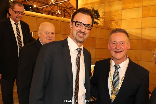 Rund 1.000 Gäste aus Politik, Wirtschaft, Kultur, von Vereinen und Verbänden waren der Einladung zum Jahresgespräch 2017 der Stadt Fürth gefolgt. | Foto: Udo Dreier