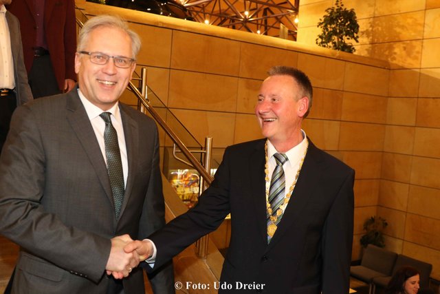 Rund 1.000 Gäste aus Politik, Wirtschaft, Kultur, von Vereinen und Verbänden waren der Einladung zum Jahresgespräch 2017 der Stadt Fürth gefolgt. | Foto: Udo Dreier