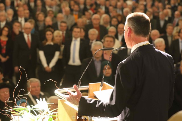 Rund 1.000 Gäste aus Politik, Wirtschaft, Kultur, von Vereinen und Verbänden waren der Einladung zum Jahresgespräch 2017 der Stadt Fürth gefolgt. | Foto: Udo Dreier