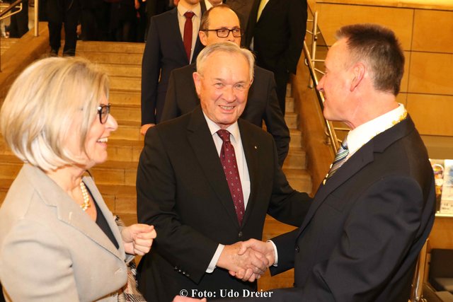 Rund 1.000 Gäste aus Politik, Wirtschaft, Kultur, von Vereinen und Verbänden waren der Einladung zum Jahresgespräch 2017 der Stadt Fürth gefolgt. | Foto: Udo Dreier